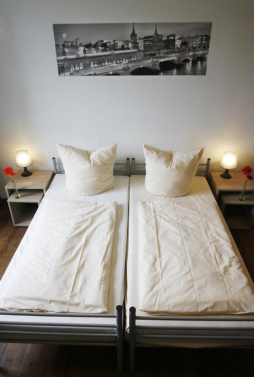 Happy Bed Hostel Berlin Exterior photo